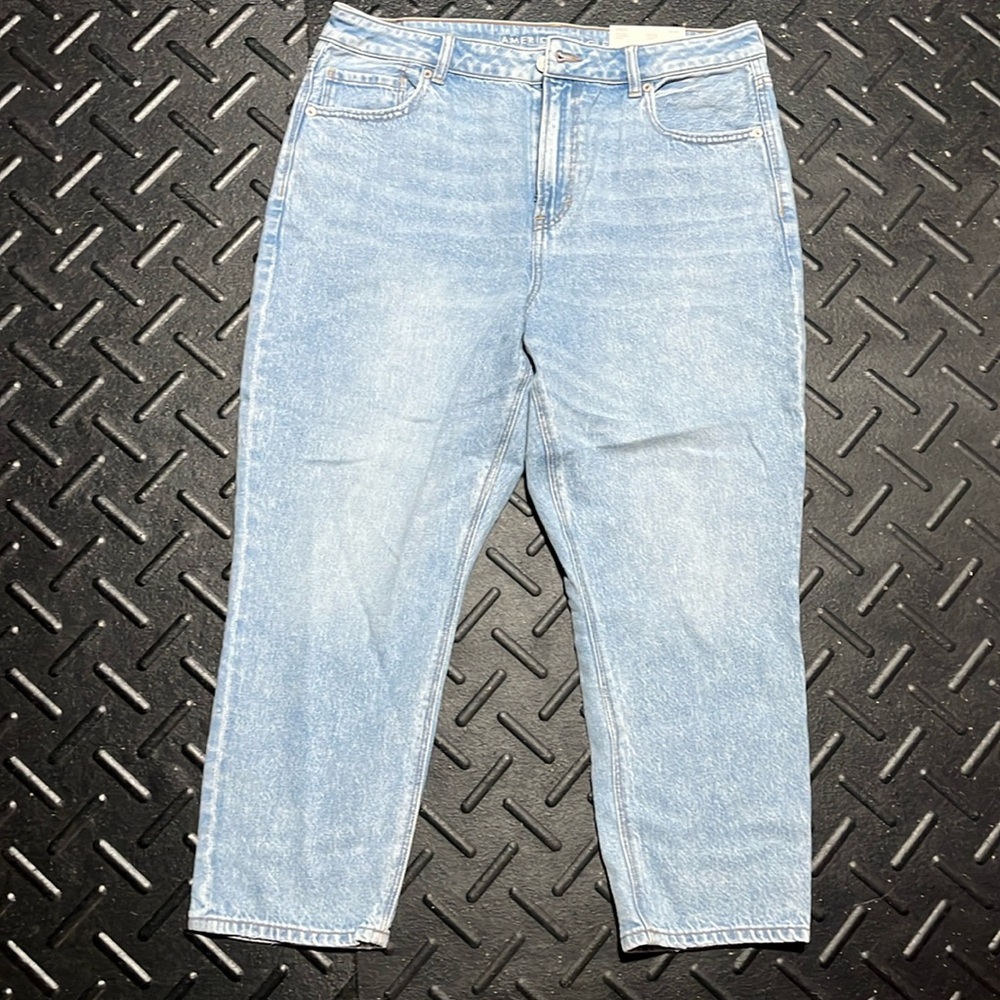 American Eagle Strigid Mom Jean